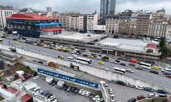 Beyoğlu’ndaki çatlayan kolanları nedeniyle boşaltılan İSPARK havadan görüntülendi