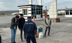 Ayvalık’ta 3 düzensiz göçmen yakalandı