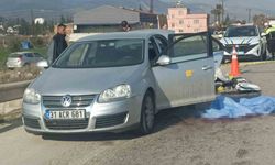 Hatay’da otomobilin yola savurduğu motosikletli kamyonetin çarpması sonucu hayatını kaybetti