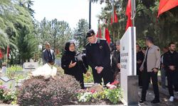 Şehit Uzman Jandarma Mustafa Uğurelli kabri başında dualarla anıldı