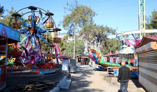 Adanalıların çocukluk hatıralarının olduğu lunapark kapandı