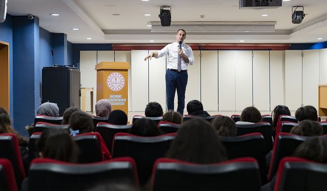 Akçaabat Belediye Başkanı Ekim gençlerle buluştu