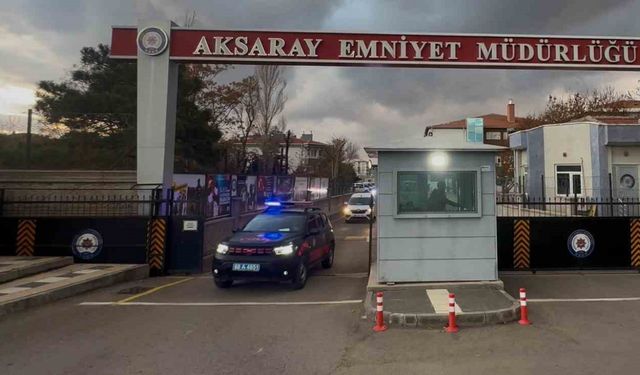 Aranan şahıs yatak bazası içinde böyle yakalandı