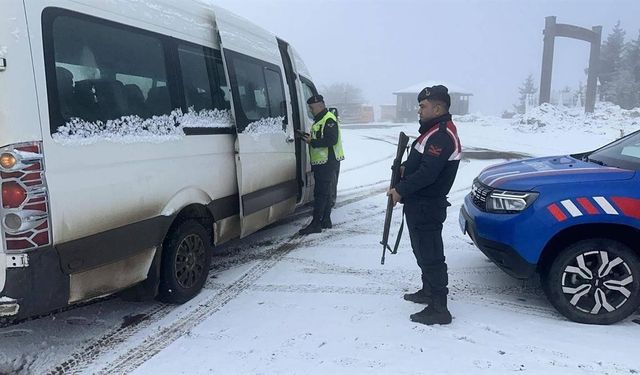 Artvin’de 16 düzensiz göçmen yakalandı