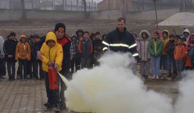 Bozüyük’te ilk ve ortaokul öğrencilerine yangın eğitimi