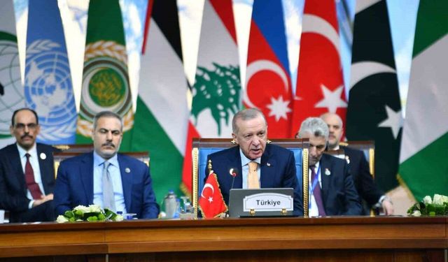 Cumhurbaşkanı Erdoğan: "İsrail’in Golan Tepeleri’nde yasa dışı yerleşimlerini genişletmesi dahil Suriye’nin toprak bütünlüğünü hiçe sayan adımlarını görüyoruz"