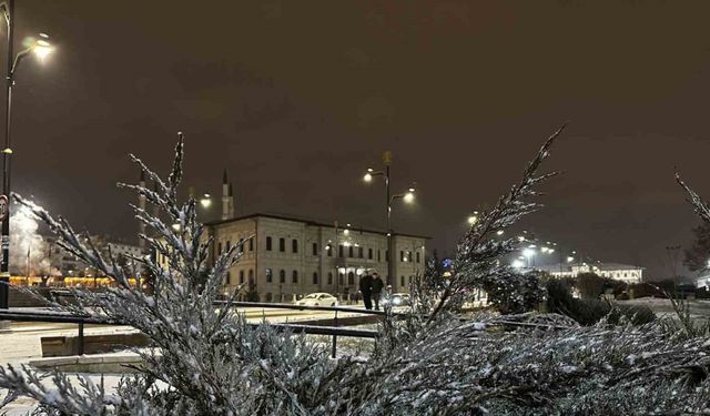 En uzun gecede masalsı görüntüler: Sivas beyaza büründü