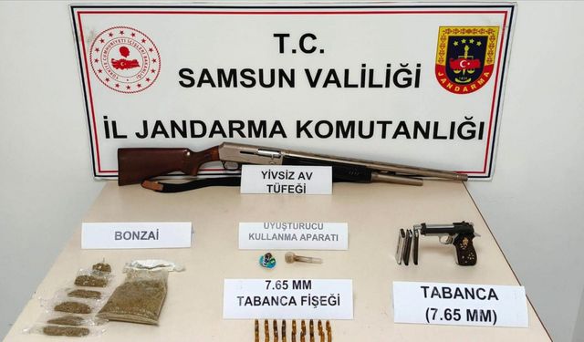 Jandarma silah ve uyuşturucu ele geçirdi