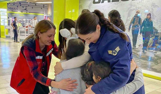 Jandarmadan Bodrum’daki koruma altında kalan çocuklarla etkinlik