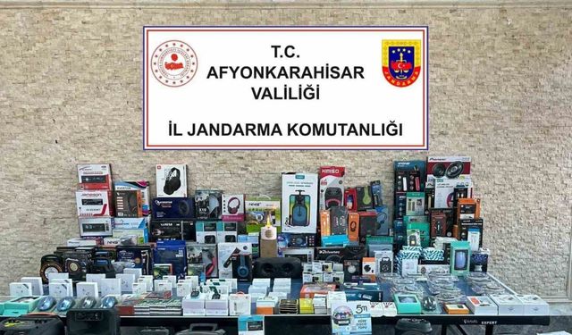 Jandarmadan kaçak elektronik eşya baskını