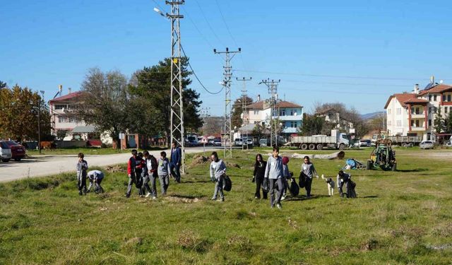 Ortaokul öğrencilerinin projesi köyü tertemiz yaptı