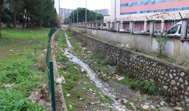 Taşkın riskine karşı dere yatakları temizleniyor