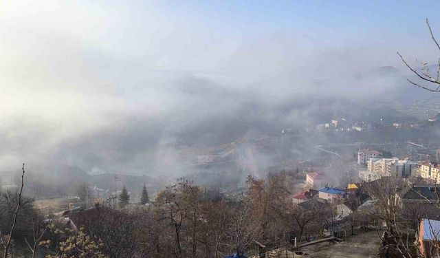 Tunceli’ye çöken sis, görsel şölen oluşturdu