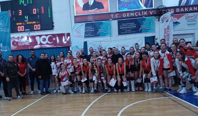 Voleybolda şampiyon Düzce Spor Lisesi oldu