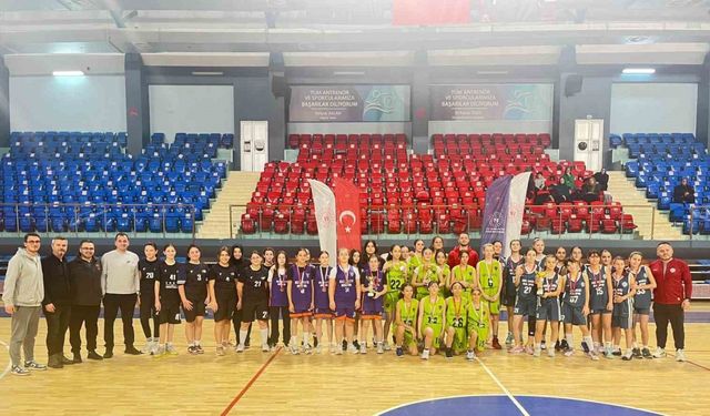 Yerel lig basketbol müsabakaları tamamlandı