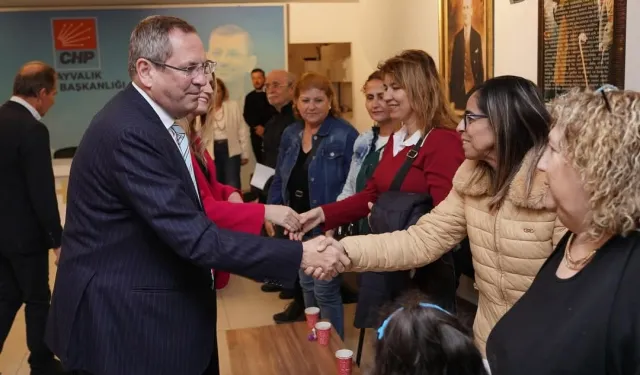 Balıkesir Ayvalık'ta CHP örgütü bayramlaştı