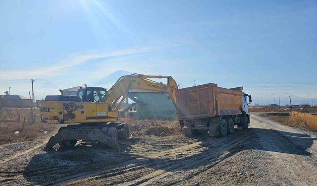 Iğdır’da 179 metruk yapı yıkıldı
