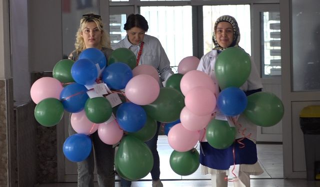 Minik ellerden anne ve babalarına kanser taraması için çağrı