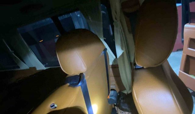Osmaniye’de VIP araçla göçmen kaçakcılığı