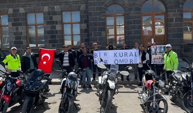 Akyaka’da motosiklet sürücüleri "Bir Kural Bir Ömür" Projesi ile bilgilendirildi