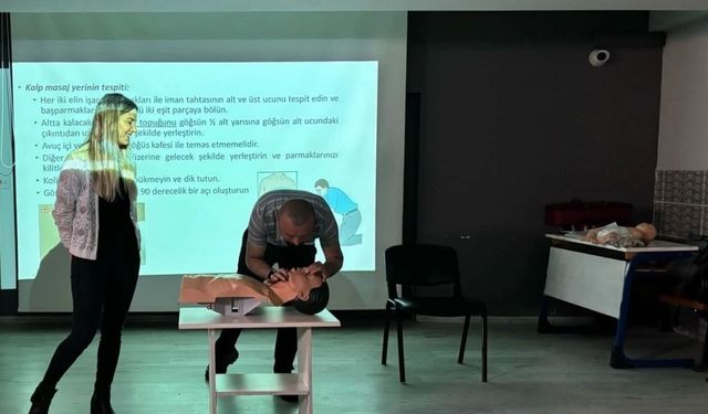 Altıntaş’ta kamu personeline ilk yardım eğitimi