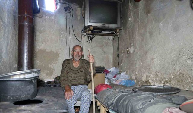 Ambulansa binerken ’Çizmelerim çıkarayım mı’ sözüyle gönülleri fethetti, hayatından dram çıktı