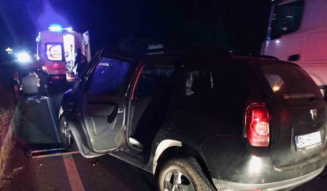 Ayvalık’ta seyir halindeki traktöre otomobil arkadan çarptı: 1 ölü, 2 yaralı