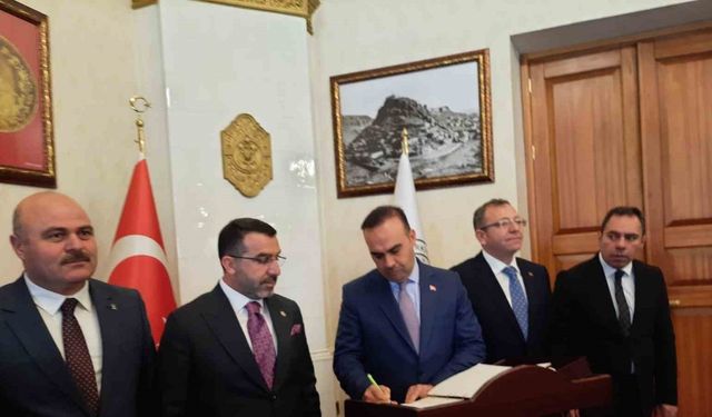 Bakan Kacır, Kars Valiliği’ni ziyaret etti