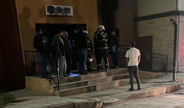 Binada çıkan yangın korku ve paniğe neden oldu