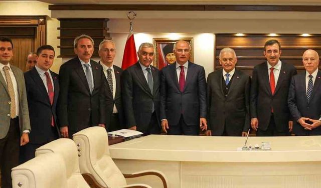 Cumhurbaşkanı Yardımcısı Yılmaz Büyükşehir Belediyesi’ni ziyaret etti