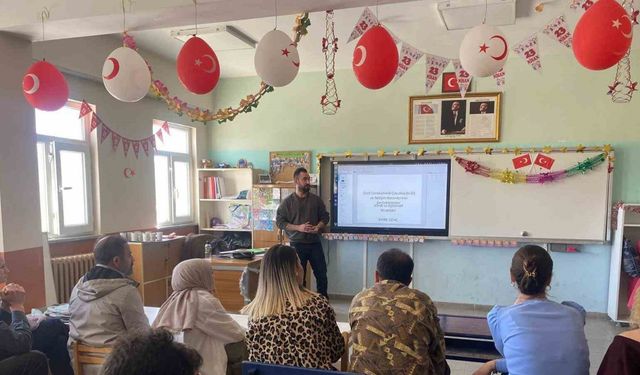 Diyadin’de öğretmenlere dil terapisi üzerine sunum yapıldı