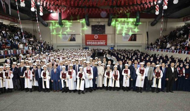 Diyanet İşleri Başkanı Erbaş’ın katılımıyla 475 gence icazet belgesi verildi