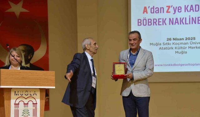 Dr. Fatih Kacıroğlu’na anlamlı ödül