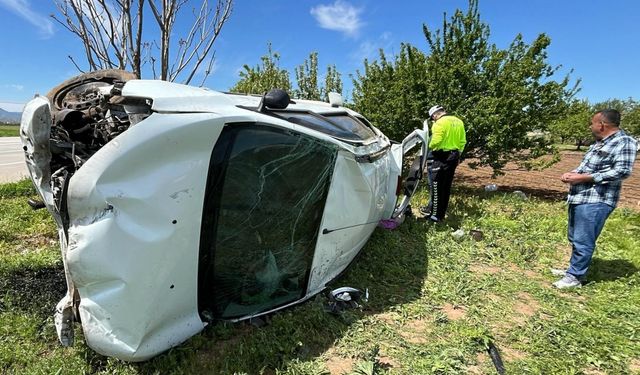 Elazığ’da otomobil takla attı: 5 yaralı