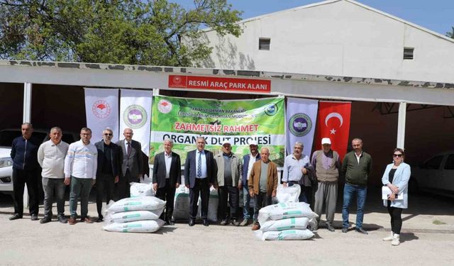 Elazığ’da üreticilere 2,5 ton gübre dağıtıldı
