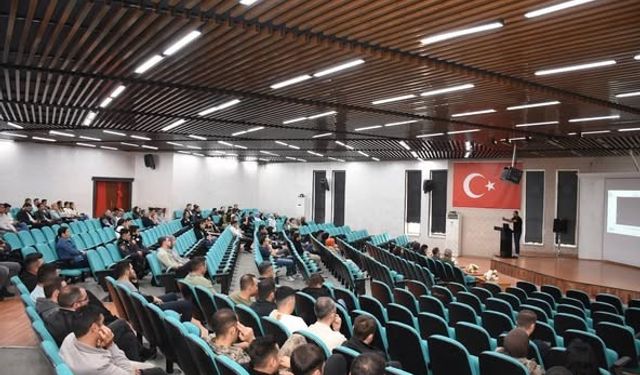 Emniyet ekiplerine seminer düzenlendi