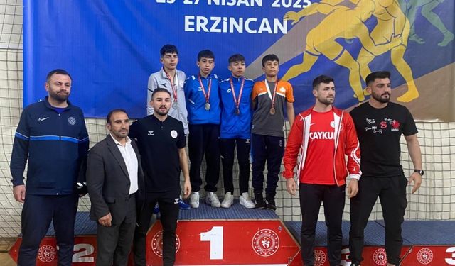 Erzincan U15 Türkiye Güreş Grup Müsabakalarına ev sahipliği yaptı