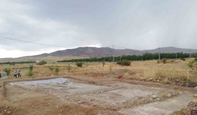 Eti Bakır,  Elazığ’daki Salkaya kazılarına destek oldu