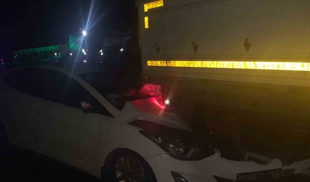 Gölbaşı’nda otomobil ile tır çarpıştı: 2 yaralı