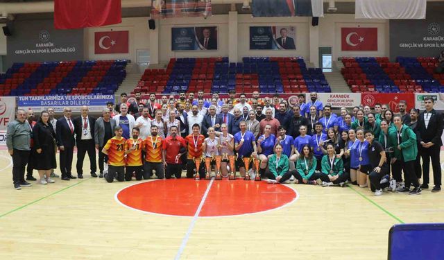 İşitme Engelliler Türkiye Voleybol Şampiyonası Karabük’te sona erdi