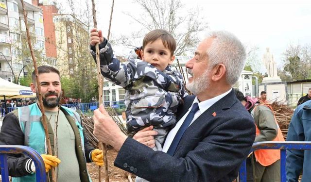 Isparta Belediyesi 55 bin meyve fidanı dağıttı