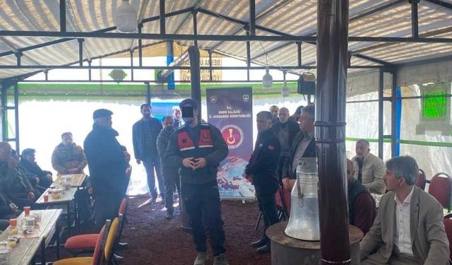 Kars’ta jandarma vatandaşları siber dolandırıcılığa karşı uyardı