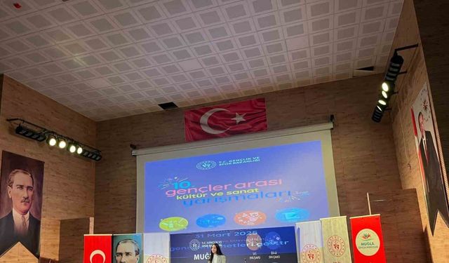 Köyceğizli Eren, şiir okuma yarışmasında il birincisi oldu