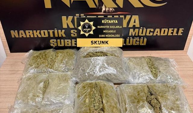 Kütahya’da aracında 3 kilo uyuşturucu ele geçirilen şüpheli tutuklandı