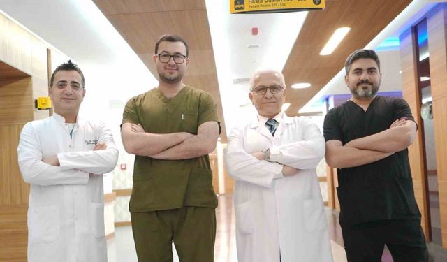 Libyalı hasta, Ege’de ilk kez yapılan ’peroral kolanjiyoskopi’ ile sağlığına kavuştu