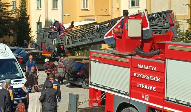 Malatya’da 7 katlı binada yangın paniği