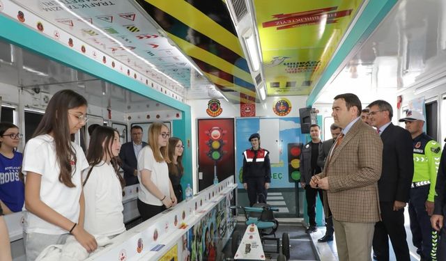 Mobil Trafik Eğitim Tırı Kütahya’da