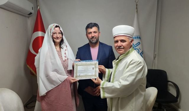 Müslüman olup Canan ismini aldı