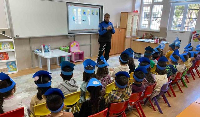 Niğde Emniyeti’nden öğrencilere ve ailelere bilgilendirme faaliyetleri