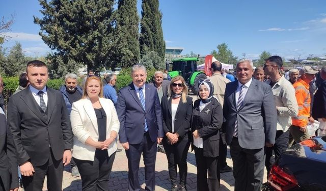 Osmaniye’de çiftçilere zeytin fidanı ve soya tohumu dağıtımı yapıldı